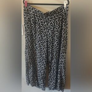 Pull-On Wide Leg Pant torrid size 2